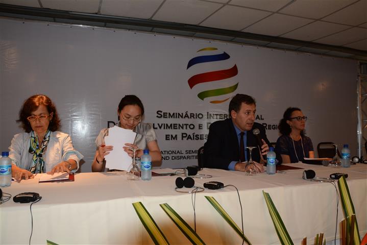 Mesa 3- Ana Cristina Fernandes, Zhouing Song-IGSNRR, Javier Vadell-PUC MG e Luciléia Colombo-UFRS